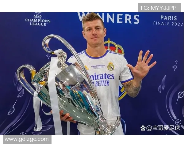 刚退役足球球星回顾辉煌生涯再谈未来足球发展方向